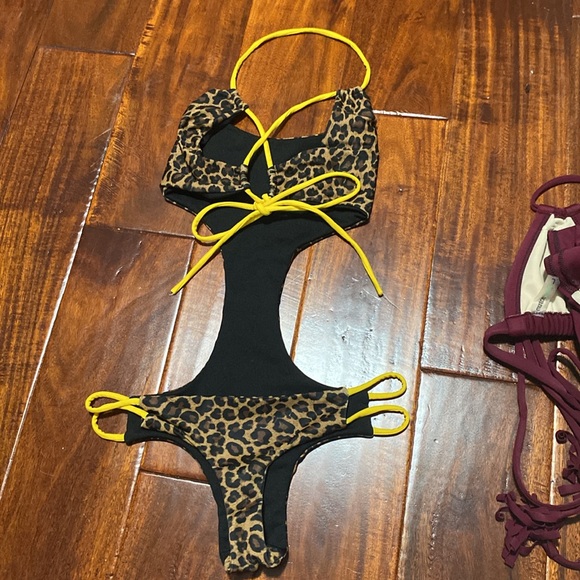 Jypsea Local Custom One Piece - Picture 2 of 3